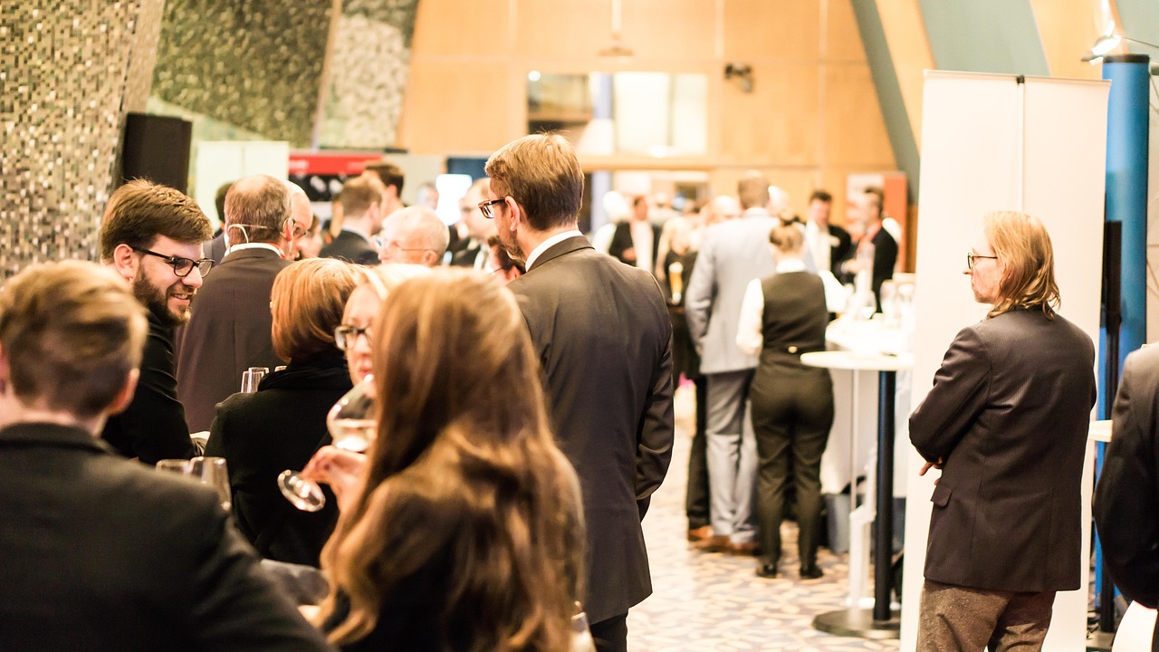 Réseaux sociaux professionnels : comment optimiser votre présence en 2025 développez votre réseau professionnel efficacement grâce à nos conseils et stratégies pour un networking réussi.